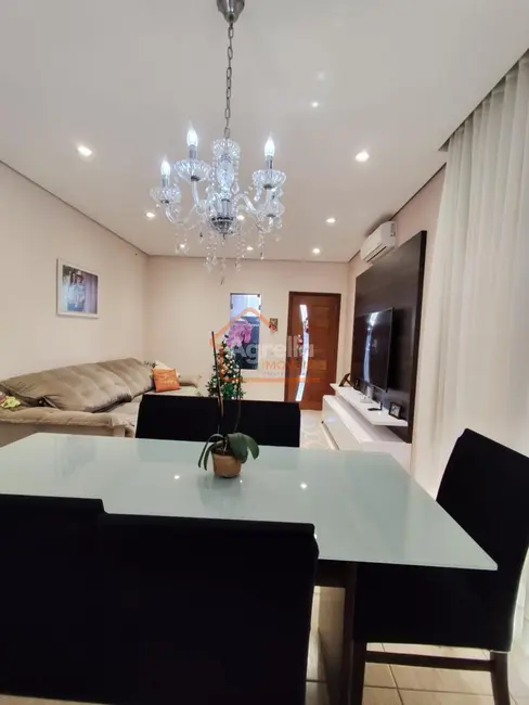 Foto 2 de Casa com 3 quartos à venda, 145m2 em Mogi Mirim - SP