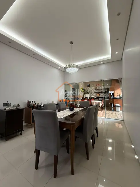 Foto 5 de Casa com 3 quartos à venda, 200m2 em Loteamento Morro Amarelo, Mogi Guacu - SP