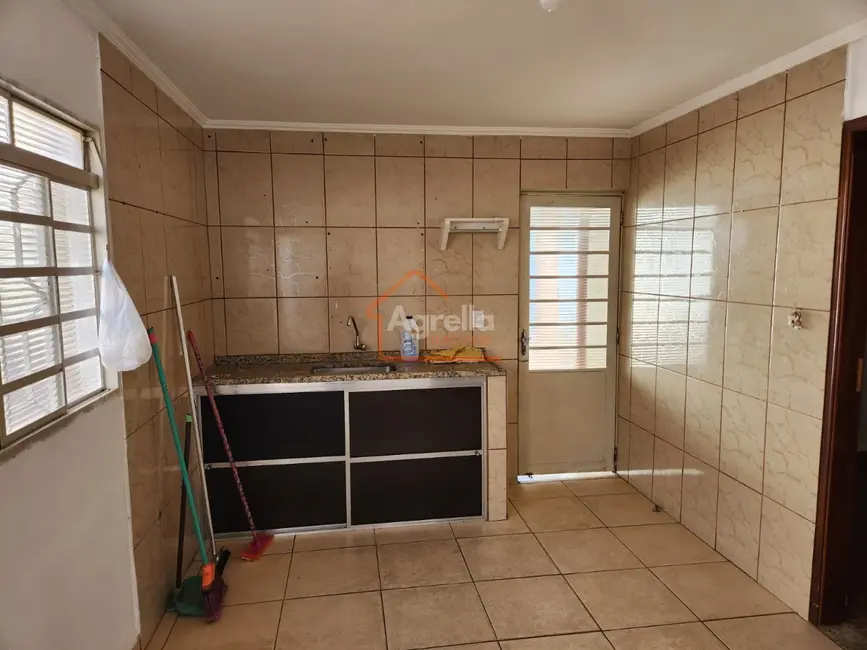 Foto 2 de Casa com 2 quartos à venda, 120m2 em Mogi Mirim - SP