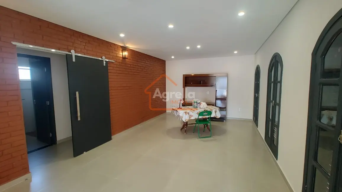Foto 1 de Casa com 3 quartos à venda, 177m2 em Jardim Longatto, Mogi Mirim - SP