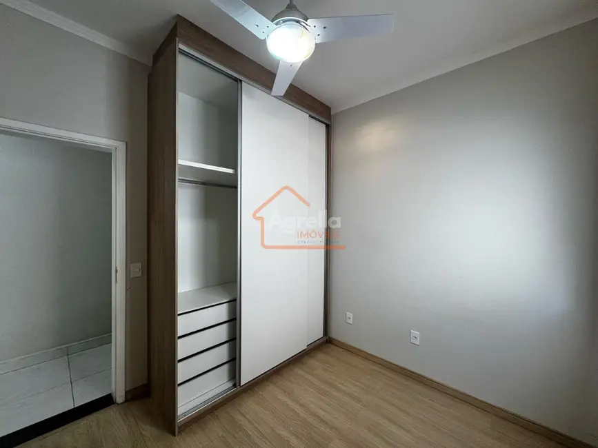 Foto 12 de Casa com 3 quartos à venda, 360m2 em Jardim Patrícia, Mogi Mirim - SP