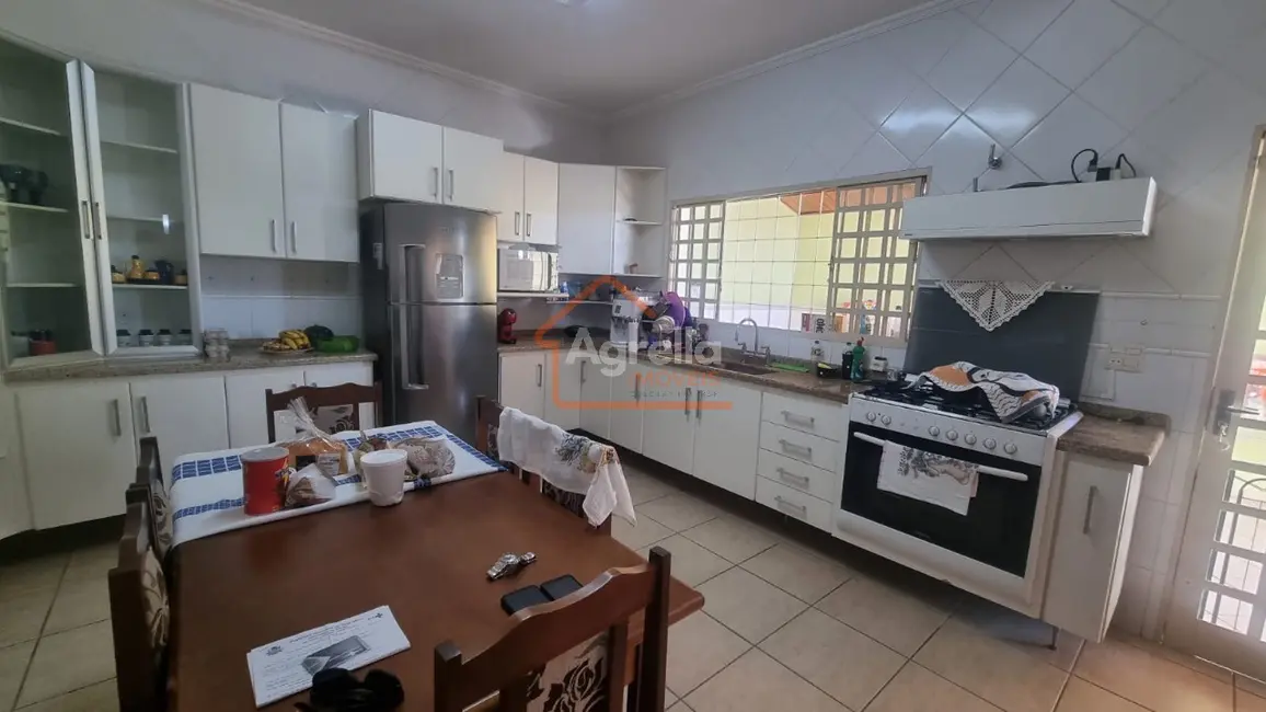 Foto 4 de Casa com 2 quartos à venda, 180m2 em Jardim Murayama, Mogi Mirim - SP