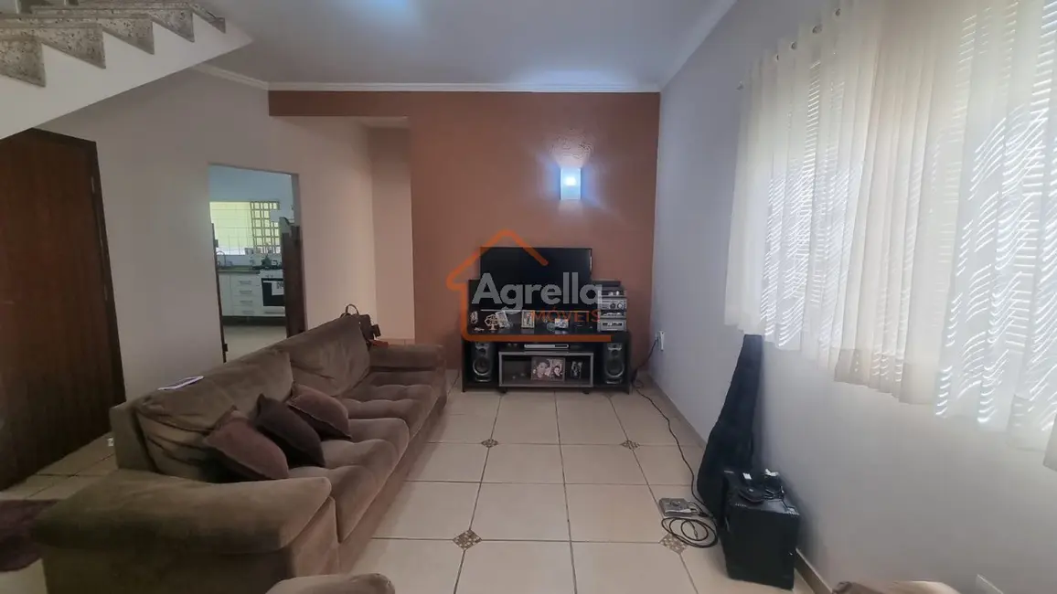 Foto 2 de Casa com 2 quartos à venda, 180m2 em Parque Jardim Murayama, Mogi Mirim - SP