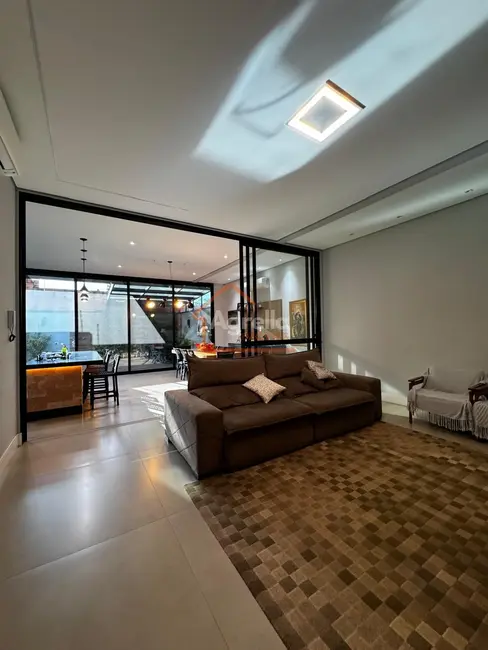 Foto 8 de Casa de Condomínio com 4 quartos à venda, 324m2 em Residencial Village da Serra, Mogi Guacu - SP