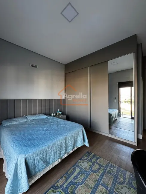 Foto 9 de Casa de Condomínio com 4 quartos à venda, 324m2 em Residencial Village da Serra, Mogi Guacu - SP