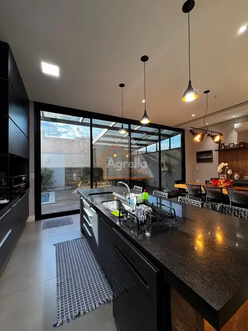 Foto 3 de Casa de Condomínio com 4 quartos à venda, 324m2 em Residencial Village da Serra, Mogi Guacu - SP