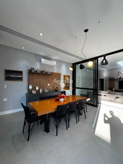 Foto 4 de Casa de Condomínio com 4 quartos à venda, 324m2 em Residencial Village da Serra, Mogi Guacu - SP