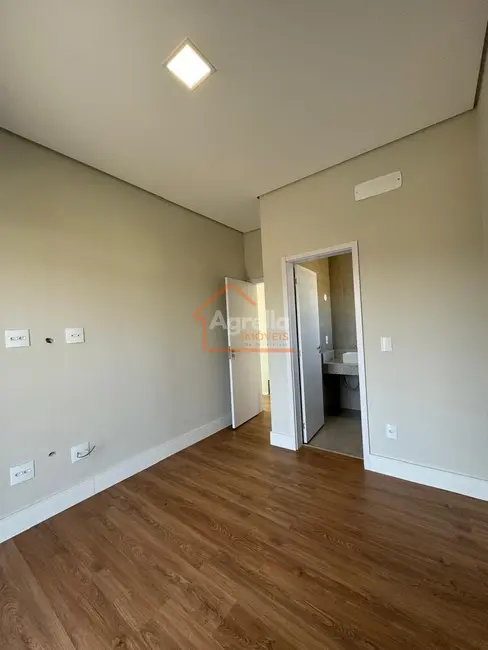 Foto 9 de Casa de Condomínio com 3 quartos à venda, 200m2 em Mogi Mirim - SP