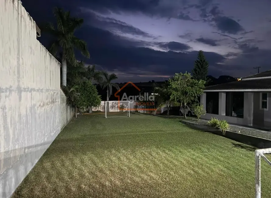 Chácara com 3 quartos à venda, 300m2 em Estiva Gerbi - SP - imagem 4 Foto 4 de Chácara com 3 quartos à venda, 300m2 em Estiva Gerbi - SP