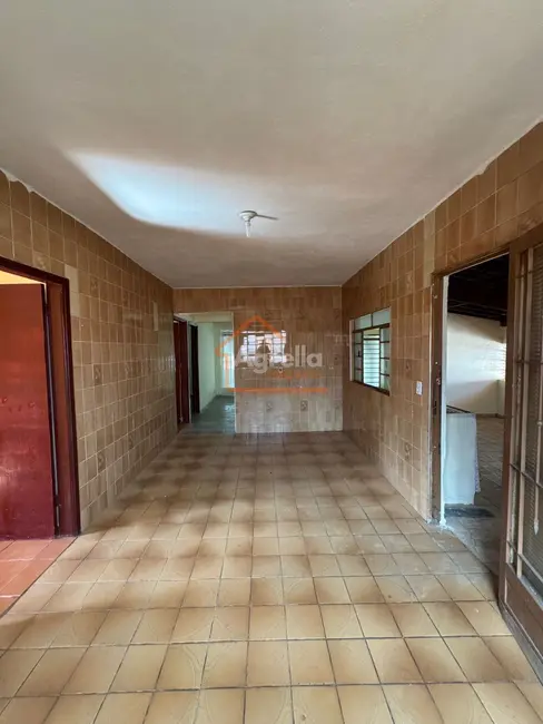 Foto 4 de Casa com 4 quartos à venda, 250m2 em Jardim Artigiane, Mogi Guacu - SP