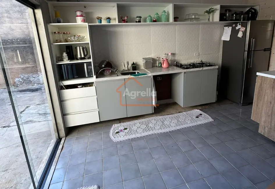 Foto 3 de Casa com 3 quartos à venda, 250m2 em Jardim Ipê I, Mogi Guacu - SP
