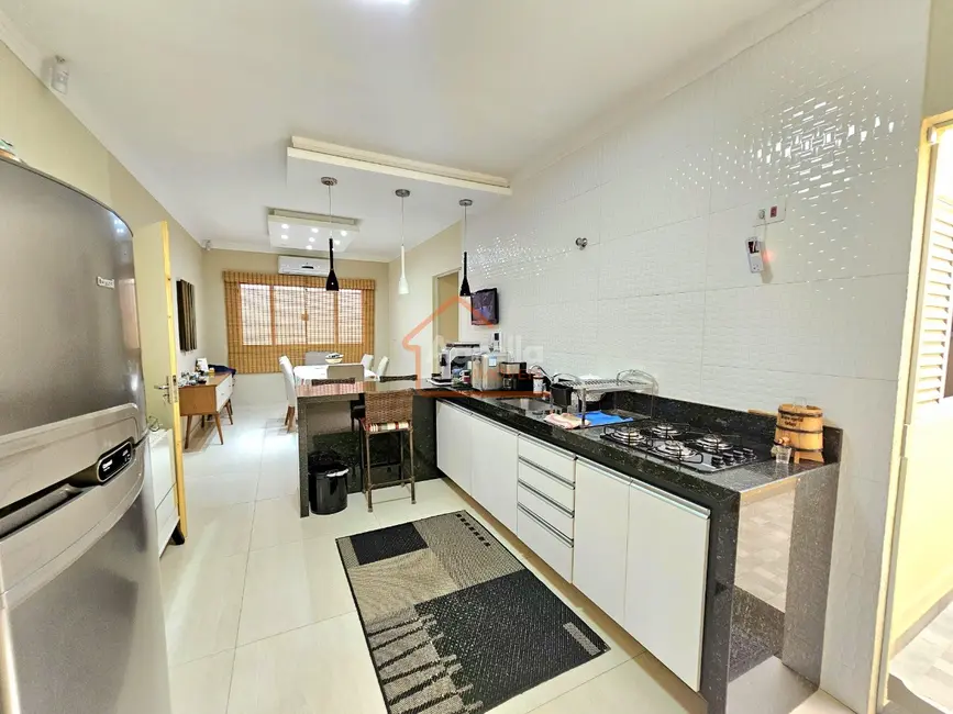 Foto 5 de Casa com 3 quartos à venda, 250m2 em Vila São José, Mogi Mirim - SP