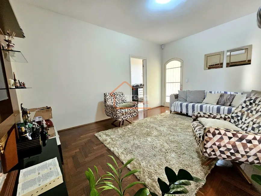 Foto 2 de Casa com 3 quartos à venda, 250m2 em Vila São José, Mogi Mirim - SP