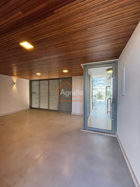 Foto 3 de Casa de Condomínio com 3 quartos à venda, 270m2 em Mogi Mirim - SP