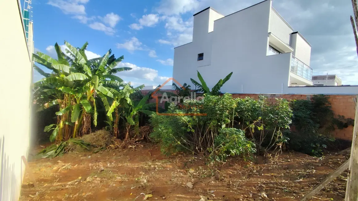 Foto 1 de Terreno / Lote à venda, 351m2 em Parque Residencial Cambuí, Mogi Guacu - SP