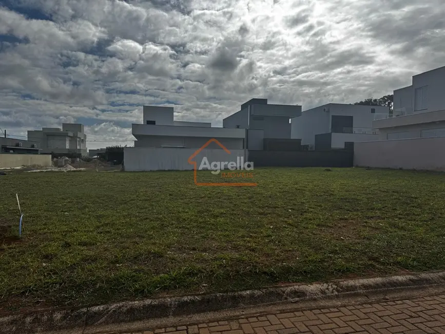 Foto 1 de Terreno / Lote à venda, 300m2 em Mogi Mirim - SP