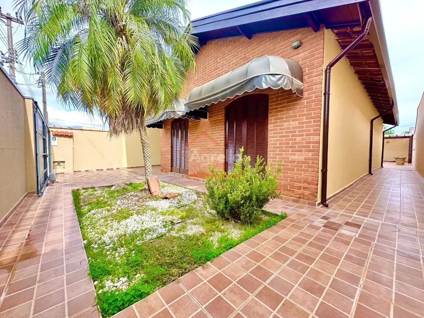 Foto 2 de Casa com 3 quartos à venda, 175m2 em Jardim Sbeghen, Mogi Mirim - SP