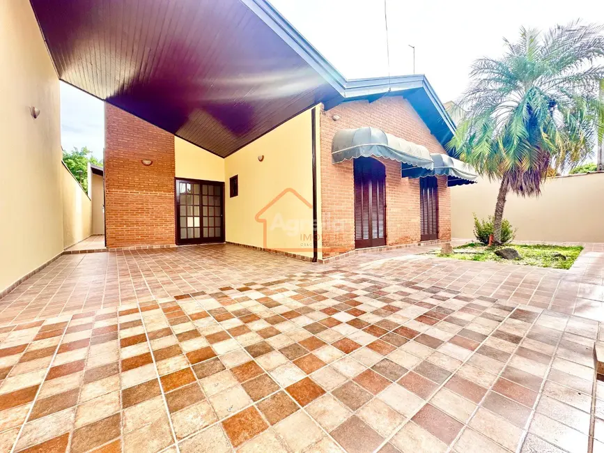 Foto 1 de Casa com 3 quartos à venda, 175m2 em Jardim Sbeghen, Mogi Mirim - SP