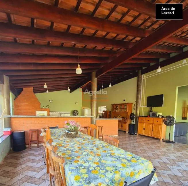 Foto 3 de Chácara com 2 quartos à venda, 200m2 em Chácaras Sol Nascente, Mogi Mirim - SP