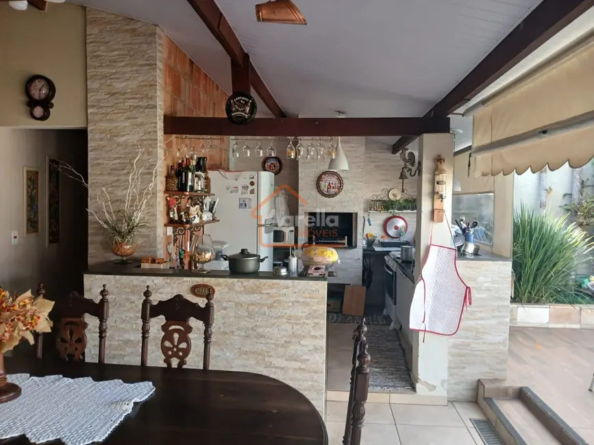 Foto 9 de Casa com 3 quartos à venda, 336m2 em Jardim Planalto Verde, Mogi Guacu - SP