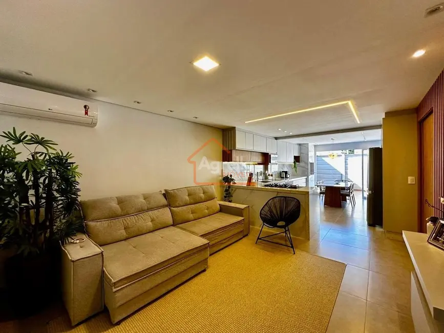 Foto 1 de Casa de Condomínio com 3 quartos à venda, 200m2 em Mogi Mirim - SP