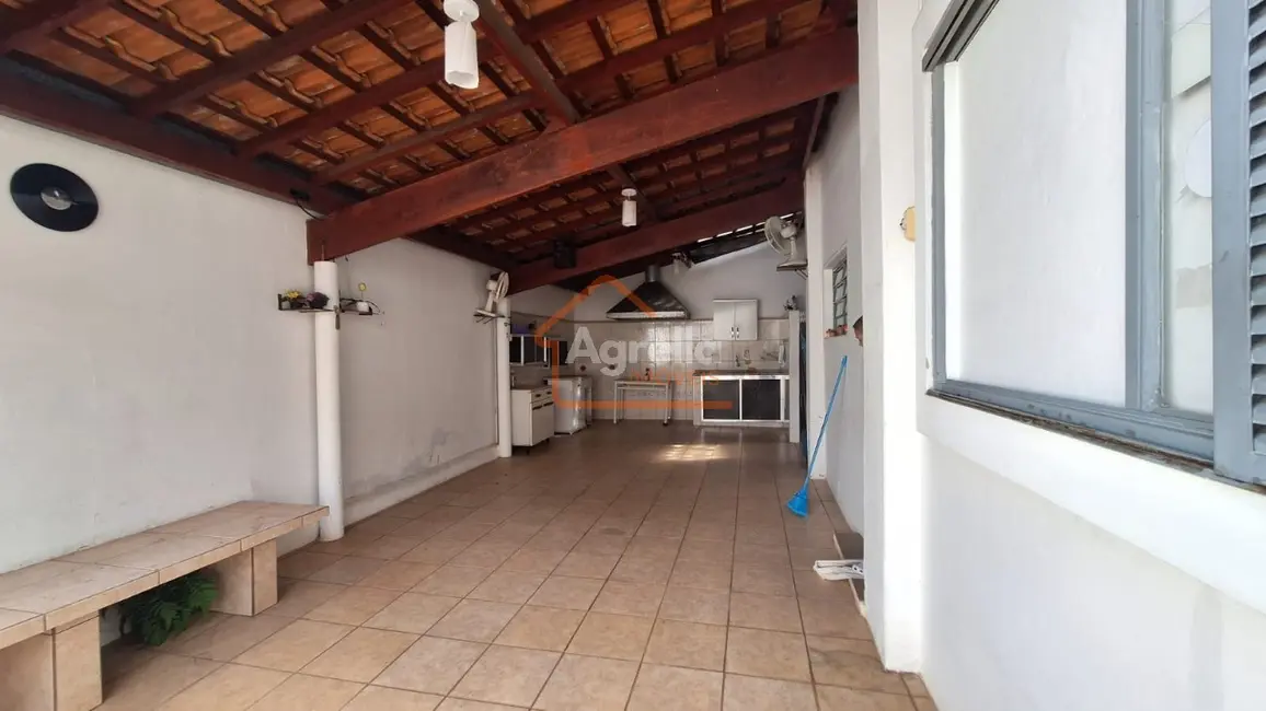 Foto 2 de Casa com 4 quartos à venda, 243m2 em Centro, Mogi Mirim - SP