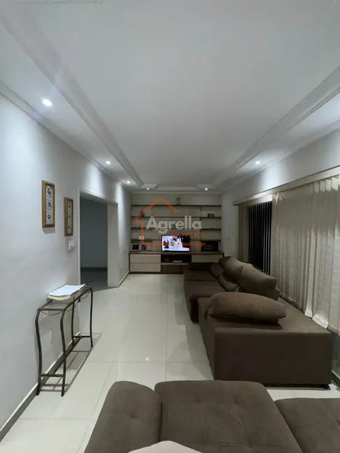 Casa com 3 quartos à venda, 217m2 em Jardim Jacira, Mogi Guacu - SP - imagem 6 Foto 6 de Casa com 3 quartos à venda, 217m2 em Jardim Jacira, Mogi Guacu - SP