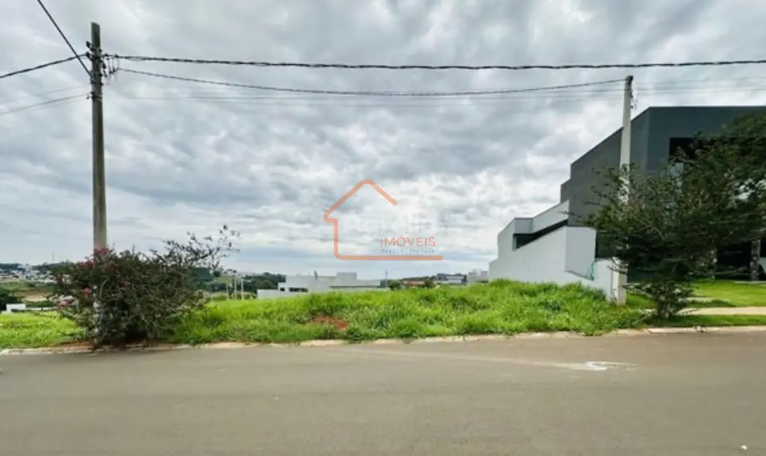 Foto 1 de Terreno / Lote à venda, 324m2 em Mogi Mirim - SP