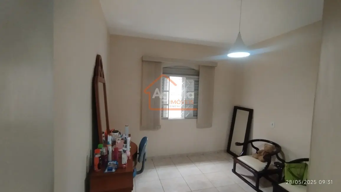 Foto 2 de Casa com 4 quartos à venda, 160m2 em Centro, Mogi Mirim - SP