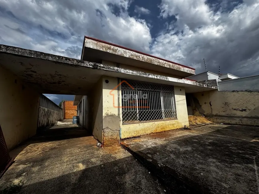 Foto 1 de Casa com 3 quartos à venda, 197m2 em Tucura, Mogi Mirim - SP