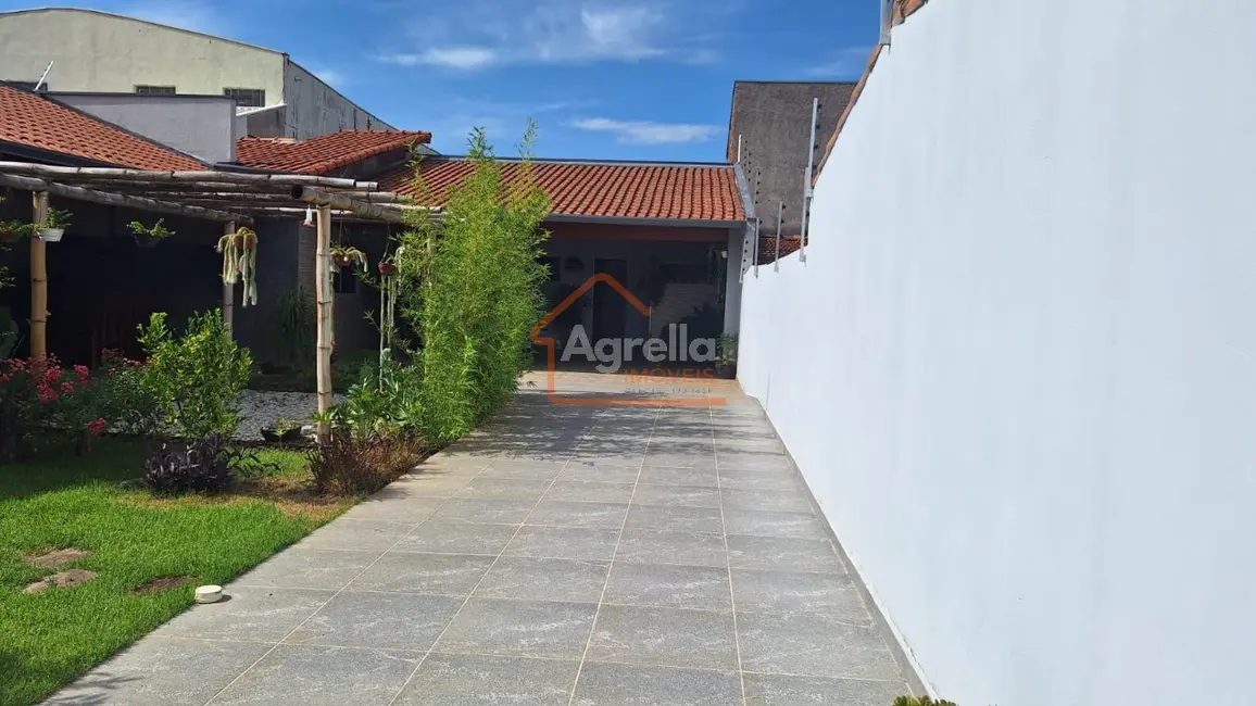 Foto 2 de Casa com 2 quartos à venda, 70m2 em Mogi Mirim - SP