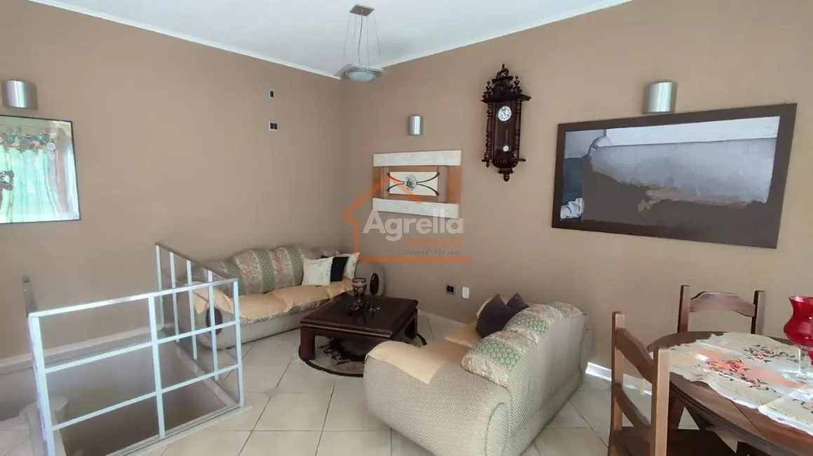 Foto 2 de Casa com 4 quartos à venda, 277m2 em Loteamento Nova Mogi, Mogi Mirim - SP