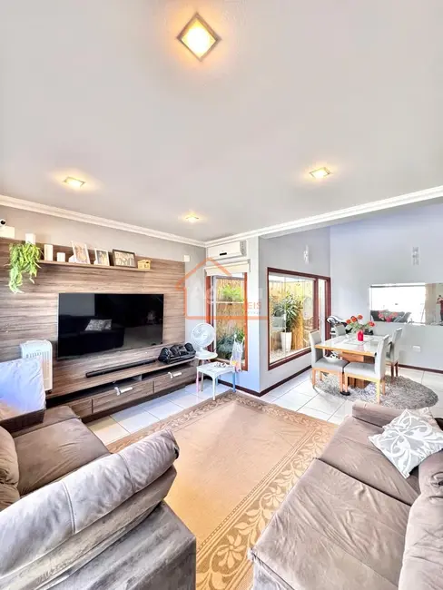 Foto 1 de Casa com 3 quartos à venda, 228m2 em Santa Cruz, Mogi Mirim - SP