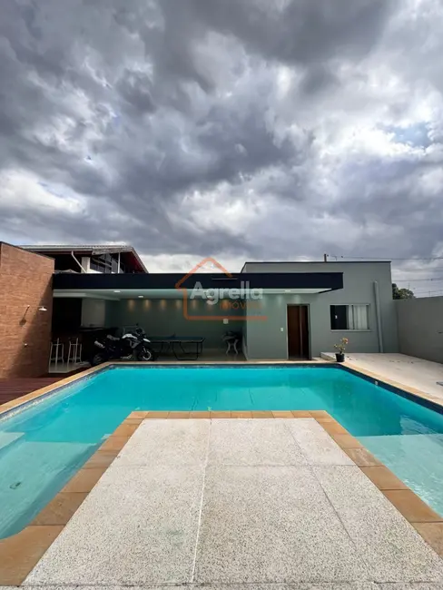 Foto 2 de Casa com 4 quartos à venda, 220m2 em Jardim Nazareth, Mogi Mirim - SP