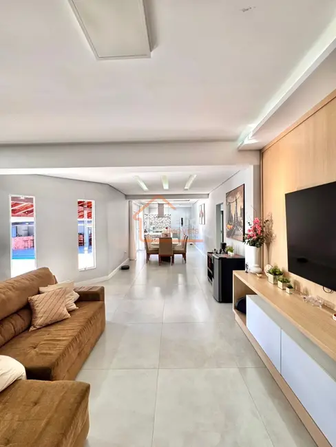 Foto 2 de Casa com 3 quartos à venda, 345m2 em Jardim Planalto Verde, Mogi Guacu - SP