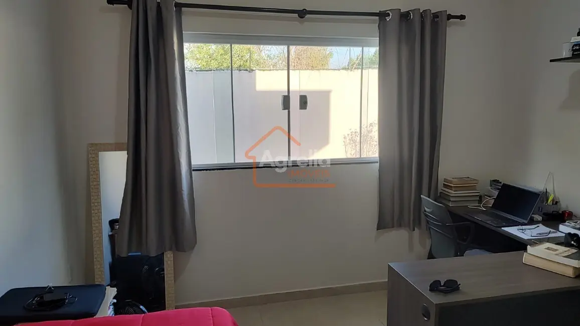 Foto 2 de Casa de Condomínio com 3 quartos à venda, 180m2 em Mogi Mirim - SP