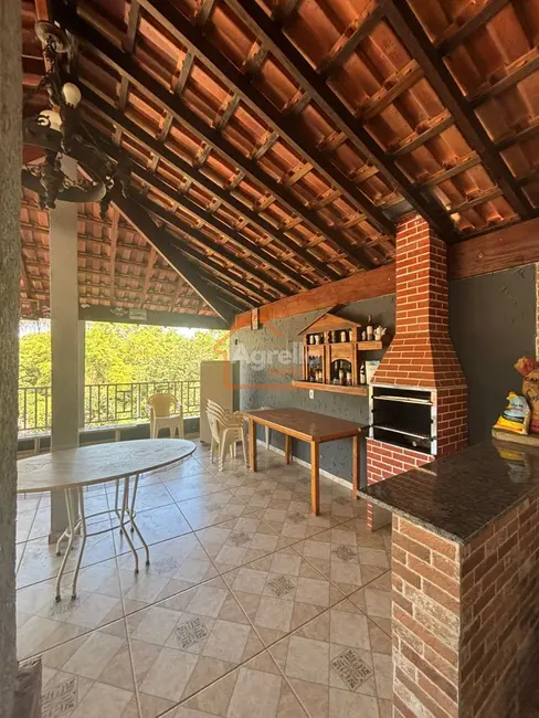 Chácara com 2 quartos à venda, 150m2 em Estiva Gerbi - SP - imagem 4 Foto 4 de Chácara com 2 quartos à venda, 150m2 em Estiva Gerbi - SP