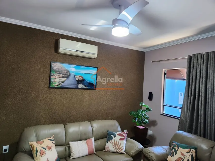 Foto 4 de Casa de Condomínio com 2 quartos à venda, 130m2 em Condomínio Santa Úrsula, Mogi Mirim - SP