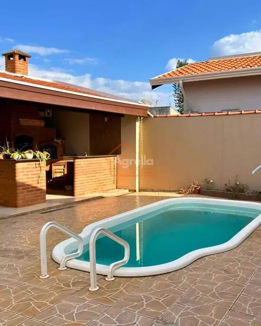 Foto 1 de Casa com 3 quartos à venda, 144m2 em Parque da Imprensa, Mogi Mirim - SP