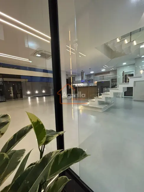 Foto 2 de Casa de Condomínio com 3 quartos à venda, 300m2 em Mogi Guacu - SP