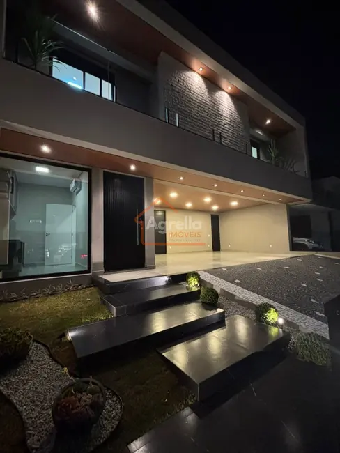 Foto 1 de Casa de Condomínio com 3 quartos à venda, 300m2 em Mogi Guacu - SP