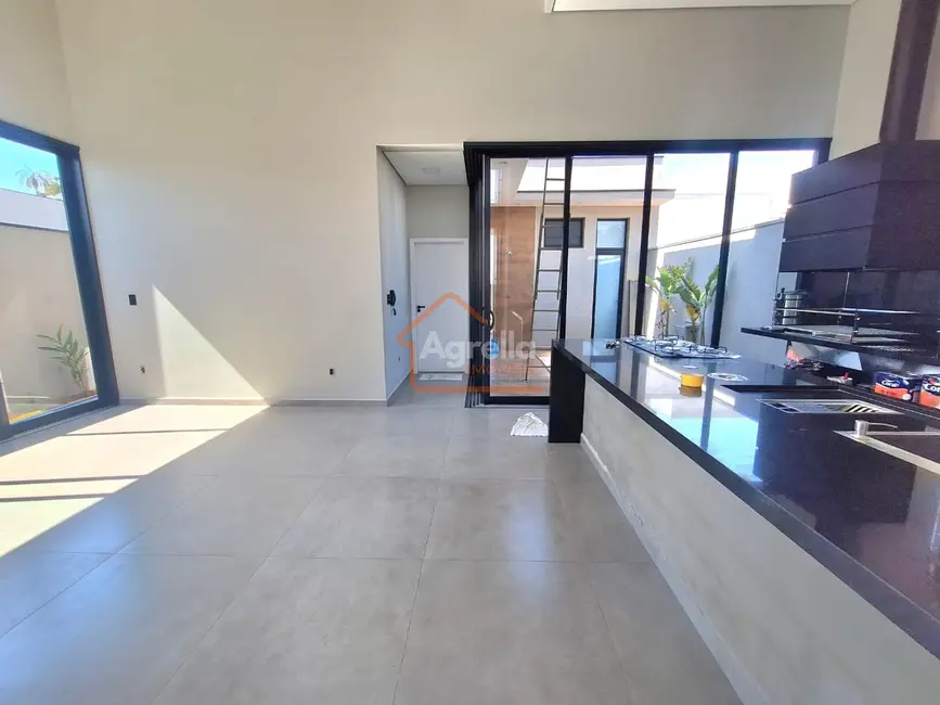 Foto 2 de Casa de Condomínio com 3 quartos à venda, 125m2 em Mogi Mirim - SP