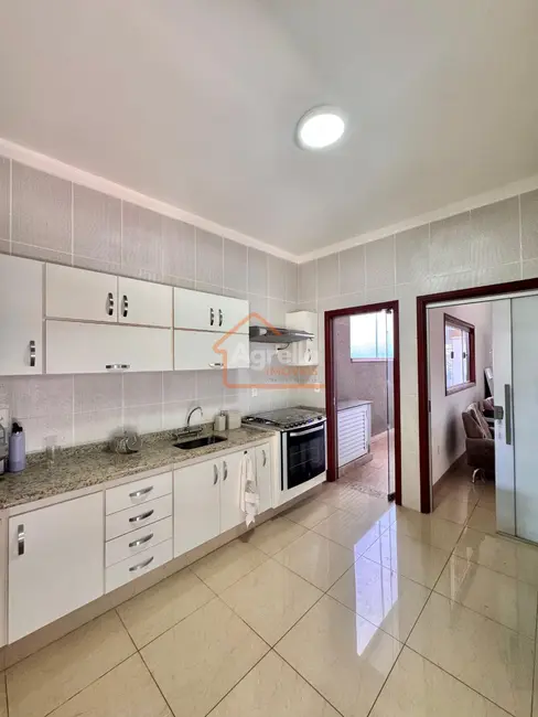 Foto 2 de Casa de Condomínio com 3 quartos à venda, 192m2 em Mogi Mirim - SP