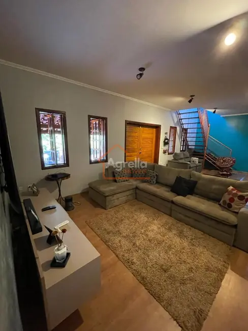 Foto 3 de Chácara com 5 quartos à venda, 620m2 em Chácara São Marcelo, Mogi Mirim - SP