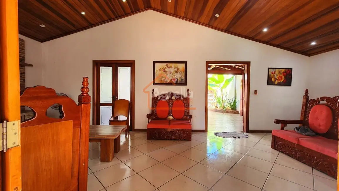 Foto 3 de Casa com 3 quartos à venda, 146m2 em Vila Universitária, Mogi Mirim - SP