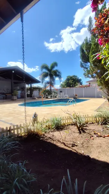 Foto 2 de Chácara com 5 quartos à venda, 500m2 em Chácara Ipê, Mogi Mirim - SP