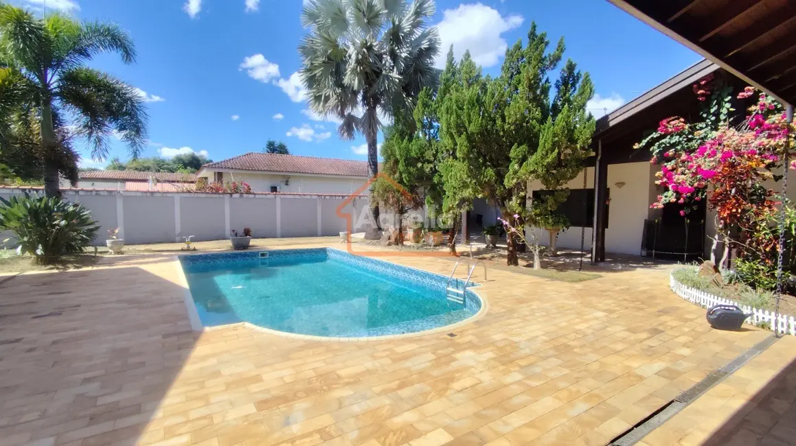 Foto 1 de Chácara com 5 quartos à venda, 500m2 em Chácara Ipê, Mogi Mirim - SP