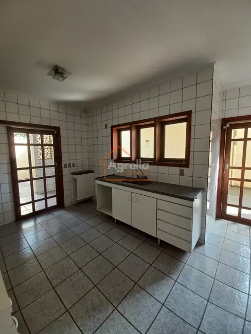 Foto 2 de Casa com 3 quartos à venda, 200m2 em Jardim Aurora, Mogi Mirim - SP