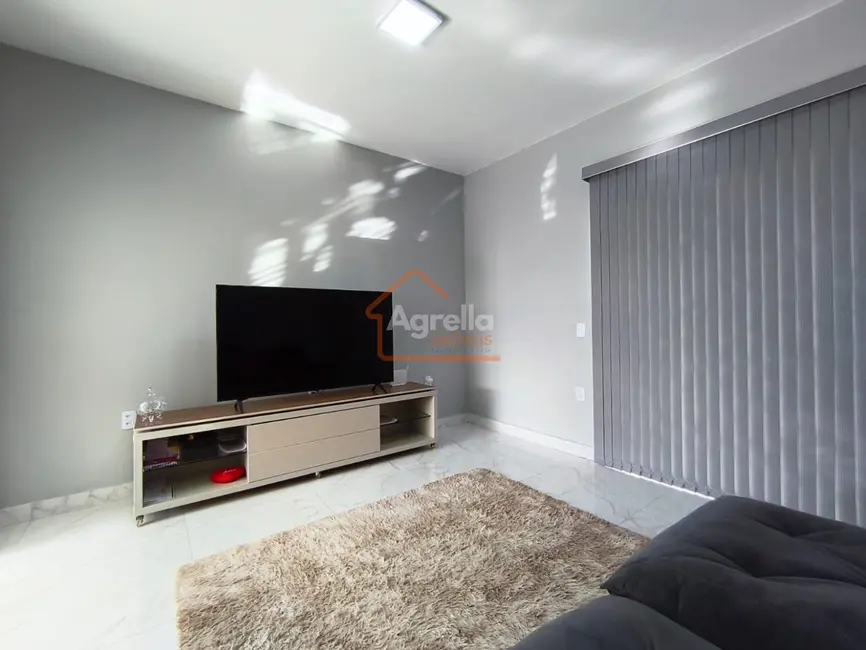 Foto 2 de Casa com 2 quartos à venda, 200m2 em Mogi Guacu - SP