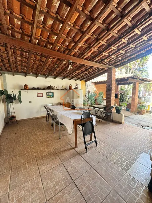 Casa com 3 quartos à venda, 285m2 em Jardim Novo II, Mogi Guacu - SP - imagem 1 Foto 1 de Casa com 3 quartos à venda, 285m2 em Jardim Novo II, Mogi Guacu - SP